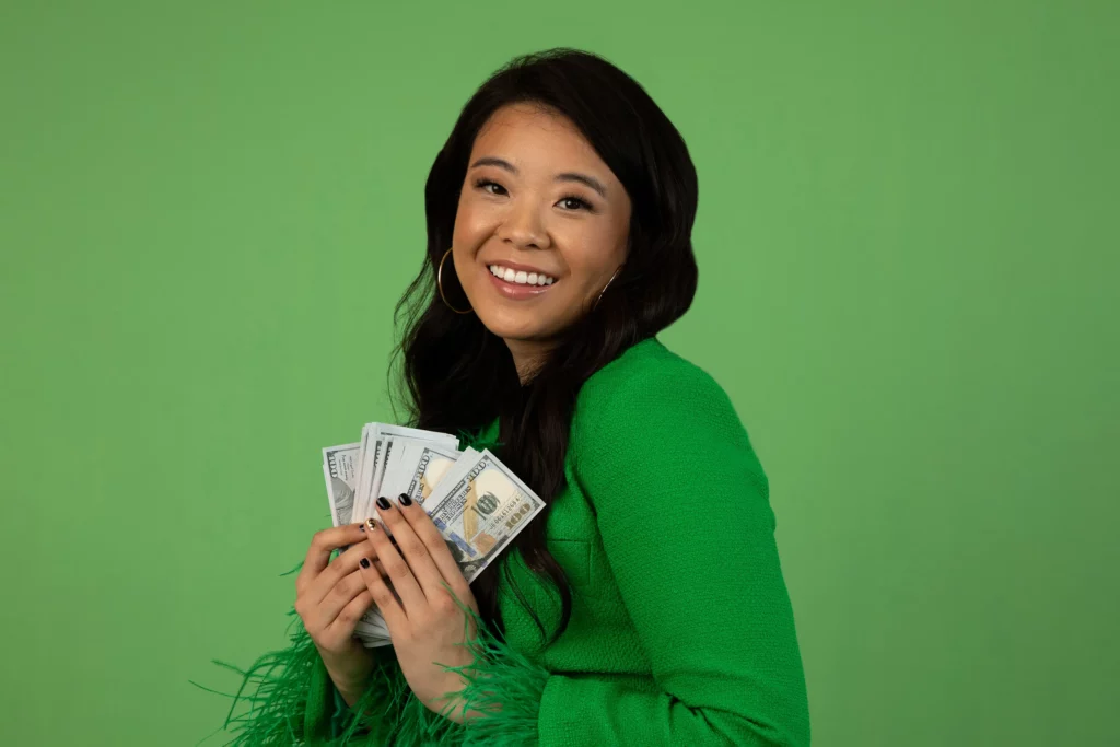 Financial Influencers: Expanding Influencer Marketing Into New Markets 2 Vivian Tu influencer